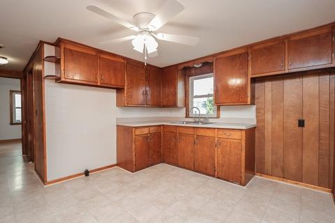 21 Watling St, Springfield, MA 01104 photo 9