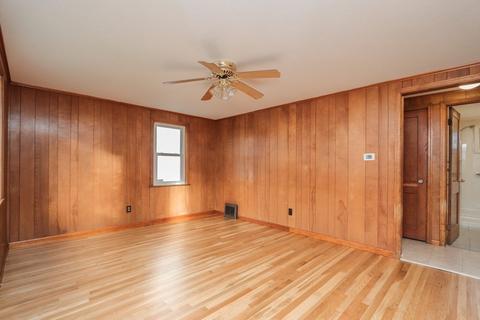 21 Watling St, Springfield, MA 01104 photo 4