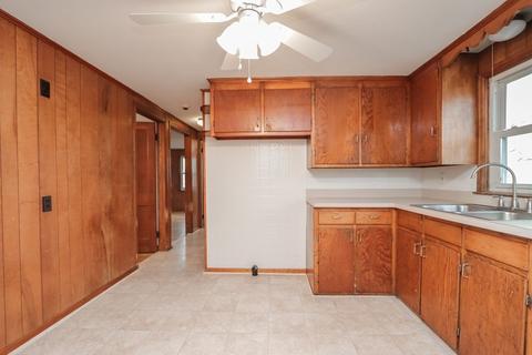 21 Watling St, Springfield, MA 01104 photo 10