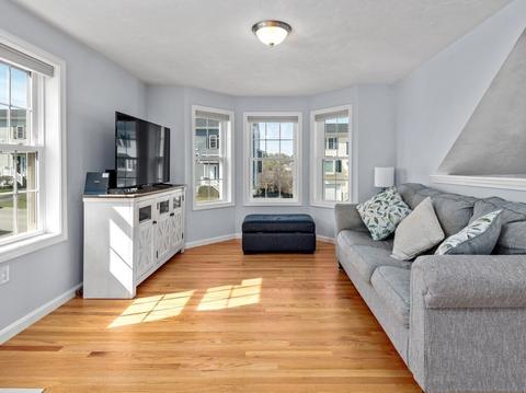 33 Bittersweet Blvd, Worcester, MA 01607 photo 6