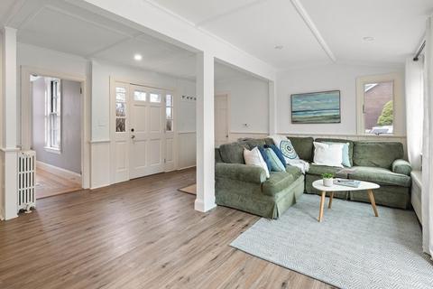 84 Wheeler St, Gloucester, MA 01930 photo 3