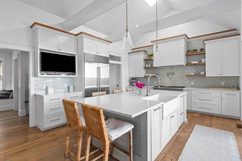 24 Marion St, Hingham, MA 02043 photo 12