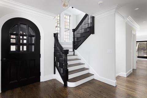 460 Walnut, Brookline, MA 02445 photo 2