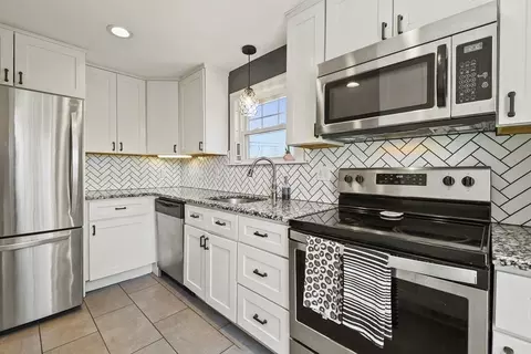 40 Hapgood Rd, Worcester, MA 01605 photo 5