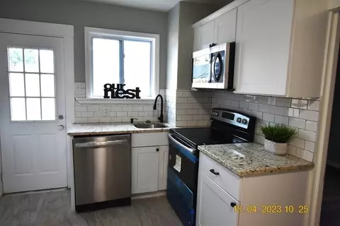 84 Wilton St, Springfield, MA 01109 photo 5