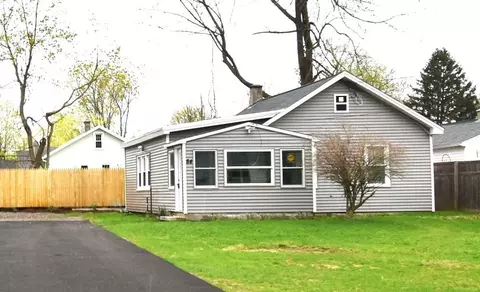 84 Wilton St, Springfield, MA 01109 photo 1