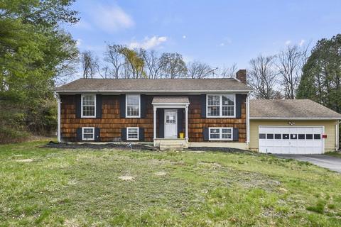 38 Broadmeadow Dr, Lunenburg, MA 01462