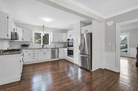 70 Pine St, Chicopee, MA 01013 photo 11