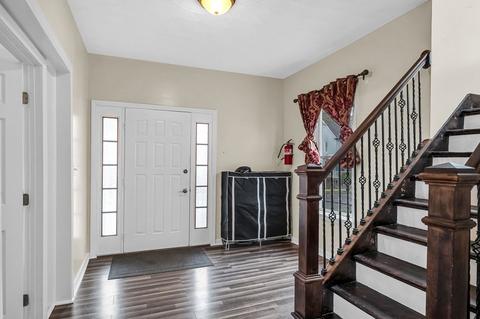 75 Montrose St, Springfield, MA 01109 photo 2