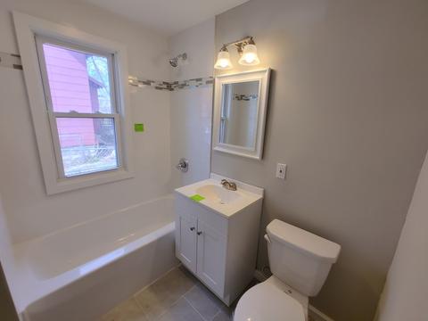 154 Phoenix Ter, Springfield, MA 01104 photo 15