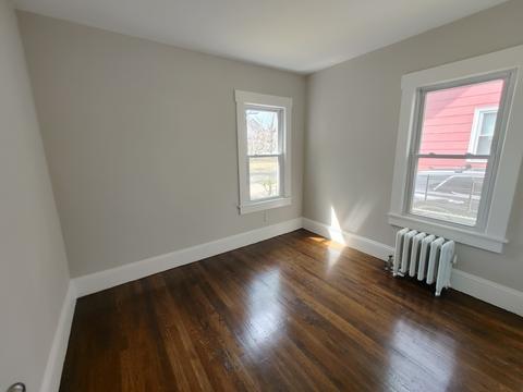 154 Phoenix Ter, Springfield, MA 01104 photo 16