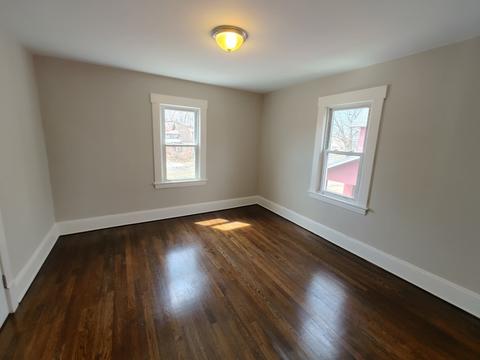 154 Phoenix Ter, Springfield, MA 01104 photo 18