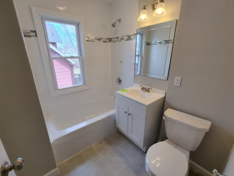 154 Phoenix Ter, Springfield, MA 01104 photo 19