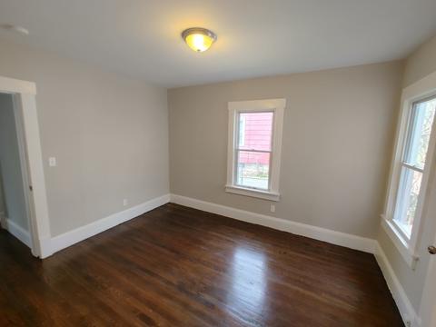 154 Phoenix Ter, Springfield, MA 01104 photo 12