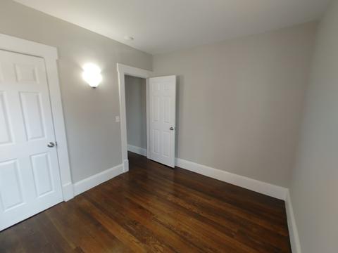 154 Phoenix Ter, Springfield, MA 01104 photo 14