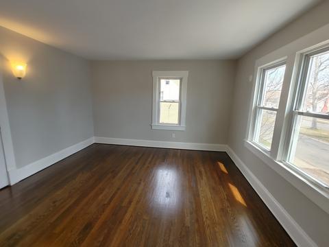 154 Phoenix Ter, Springfield, MA 01104 photo 22