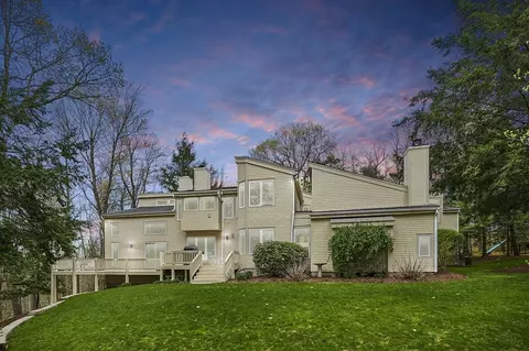15 Mcintosh Dr, Wilbraham, MA 01095