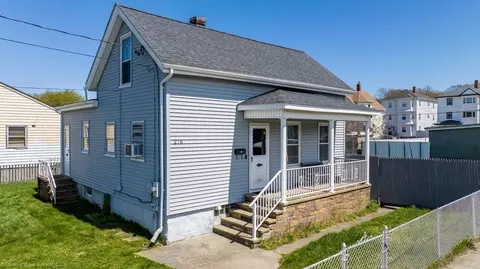 276 Beattie St, Fall River, MA 02723 photo 2