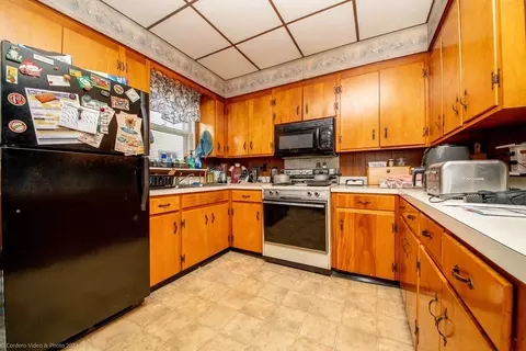 276 Beattie St, Fall River, MA 02723 photo 11