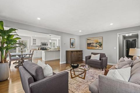 95 Renwick Rd, Wakefield, MA 01880 photo 5