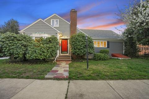 110 Hawthorn St, New Bedford, MA 02740