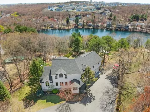 19 Scenic Rd, Peabody, MA 01960