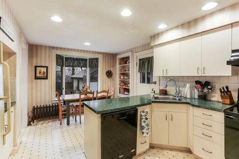 98 Bellevue Ave, Springfield, MA 01108 photo 13