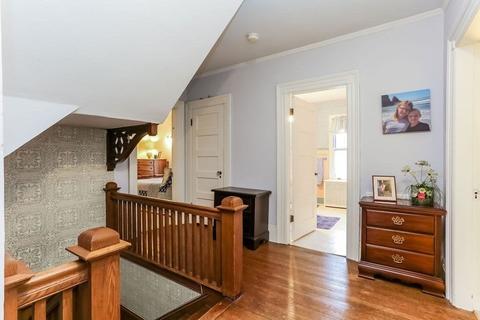 98 Bellevue Ave, Springfield, MA 01108 photo 16