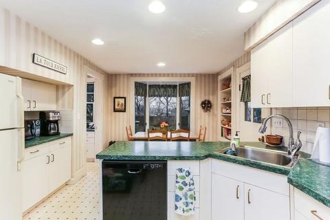 98 Bellevue Ave, Springfield, MA 01108 photo 14