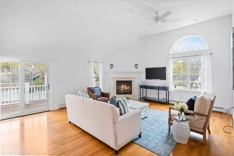 1012 Greendale Ave, Needham, MA 02492 photo 3