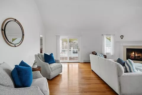 1012 Greendale Ave, Needham, MA 02492 photo 6