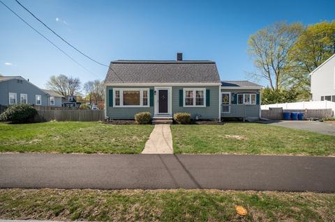 40 Forrester Rd, Wakefield, MA 01880