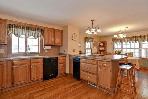3 Arthur St, Danvers, MA 01923 photo 10
