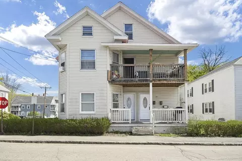 24 Park St, Webster, MA 01570