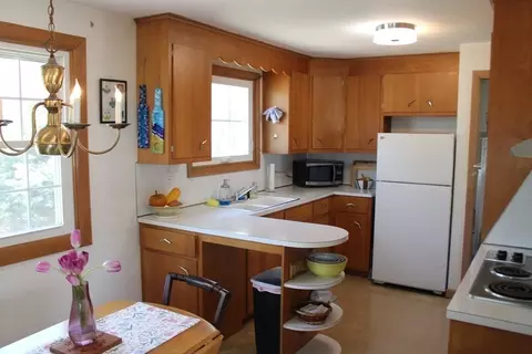 295 Draper St, Springfield, MA 01108 photo 6