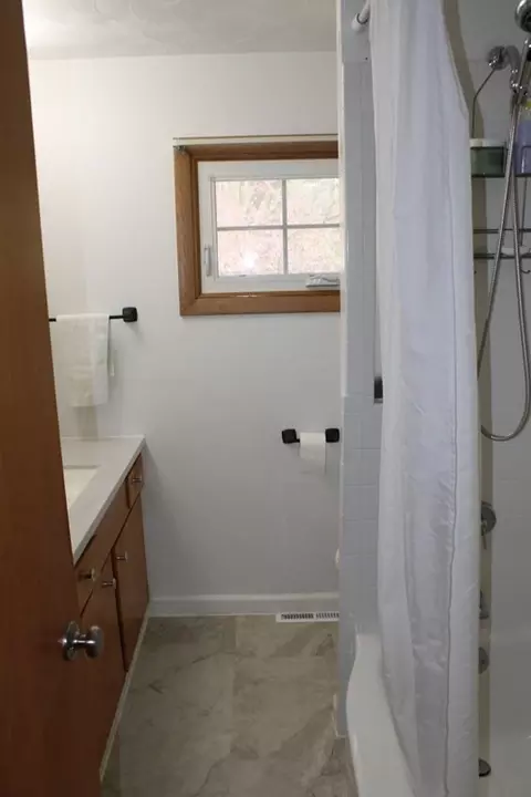 295 Draper St, Springfield, MA 01108 photo 23