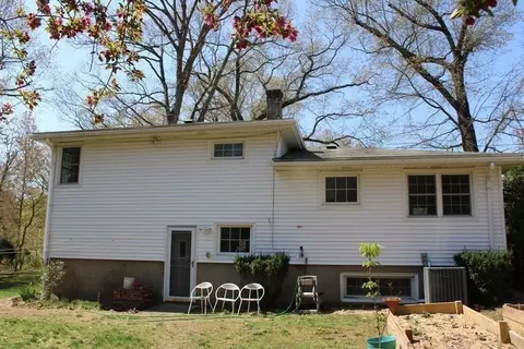 295 Draper St, Springfield, MA 01108 photo 4