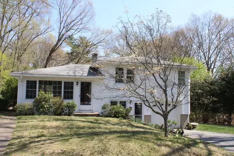295 Draper St, Springfield, MA 01108 photo 2