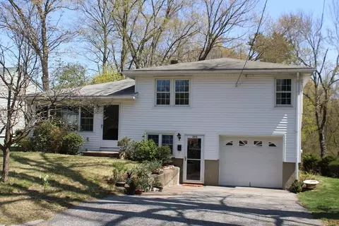 295 Draper St, Springfield, MA 01108 photo 1