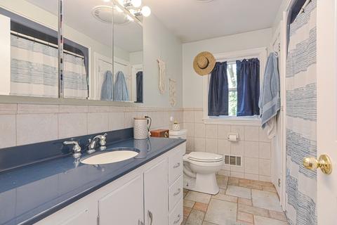 38 Spring St, Plainville, MA 02762 photo 16