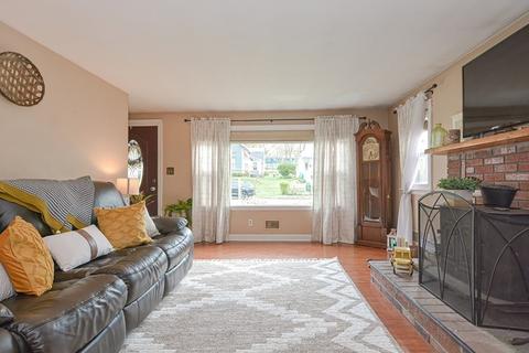 38 Spring St, Plainville, MA 02762 photo 3