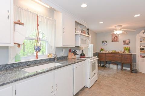 38 Spring St, Plainville, MA 02762 photo 7