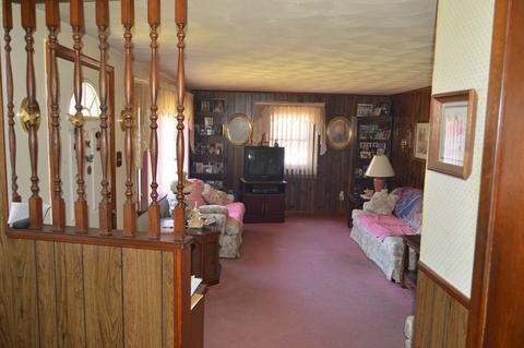 35 Arliss St, Springfield, MA 01109 photo 3