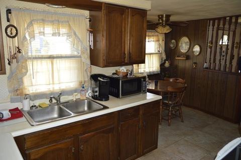 35 Arliss St, Springfield, MA 01109 photo 4