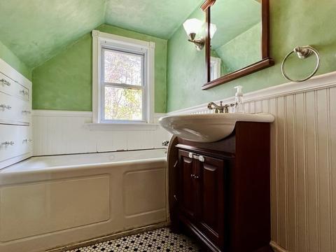 24 Maple St, Orange, MA 01364 photo 12