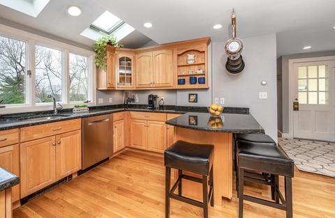 42 Oakhurst Cir, Needham, MA 02492 photo 4