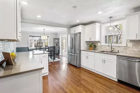 27 Harborview Dr, Hingham, MA 02043 photo 3