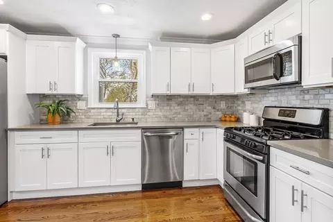 27 Harborview Dr, Hingham, MA 02043 photo 4
