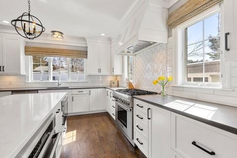 32 Briarwood Cir, Needham, MA 02494 photo 7