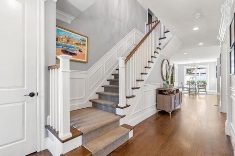 32 Briarwood Cir, Needham, MA 02494 photo 2